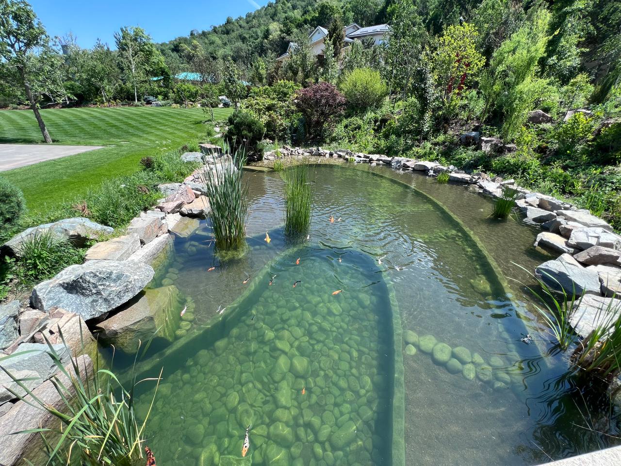 Частная вилла — декоративный водоём — изображение 8