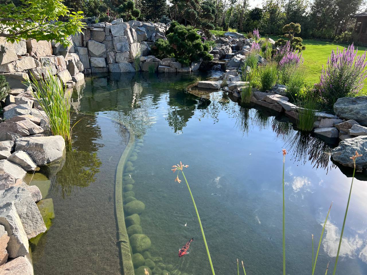 Частная вилла — декоративный водоём — изображение 2