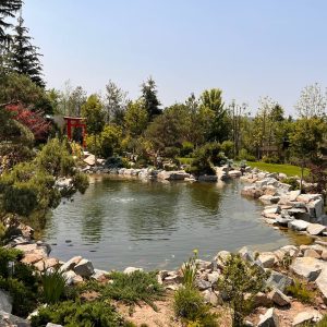 Частная вилла — декоративный водоём